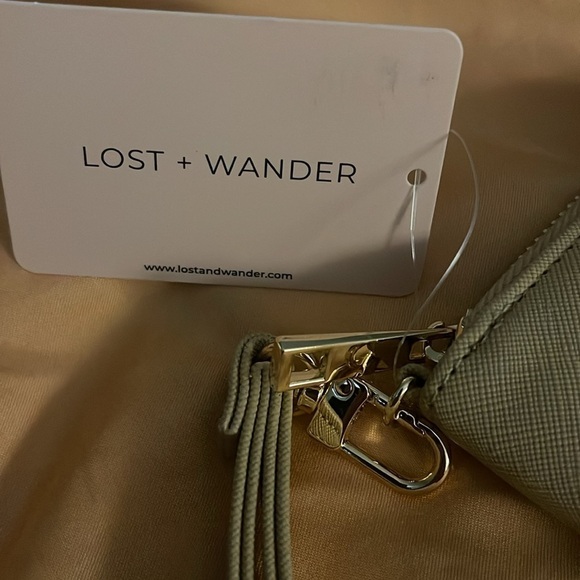 LOST + WANDER Worryfree Passport‎ Wallet NWT with detachable wristband. - Picture 2 of 9